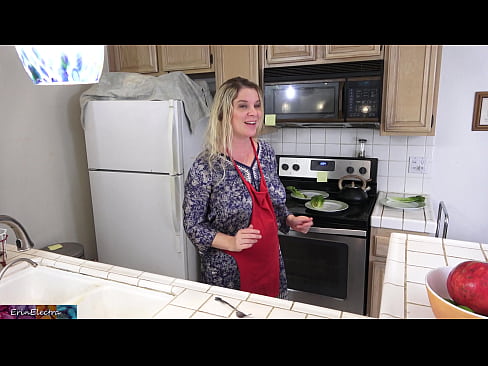 ❤️ Stepmom mulgere eum in culina ante diem suum Porn video  at porn la.3dhentaix.ru