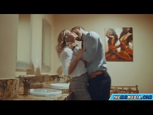 ❤️ Cum busty flava seducit in latrinae publicae Porn video  at porn la.3dhentaix.ru